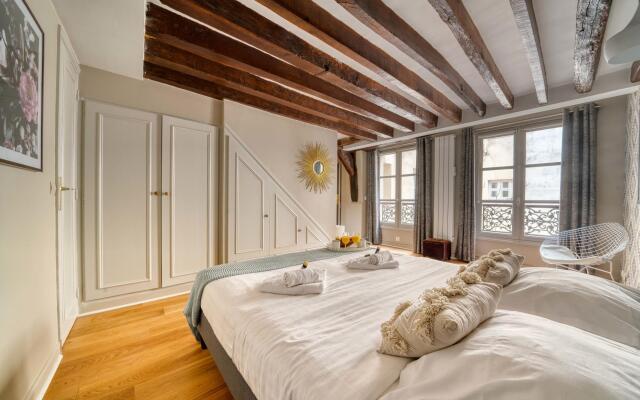 2066 - Saint Germain des Prés - Amazing Duplex