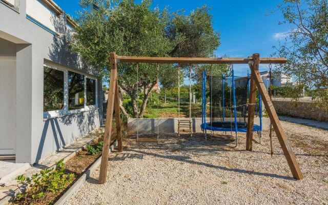 Apartment Radovic Nives