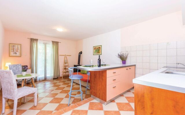 Beautiful Home in Crikvenica With Wifi, 2 Bedrooms and Jacuzzi
