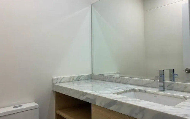 Majestic 1BR Duplex in Miraflores