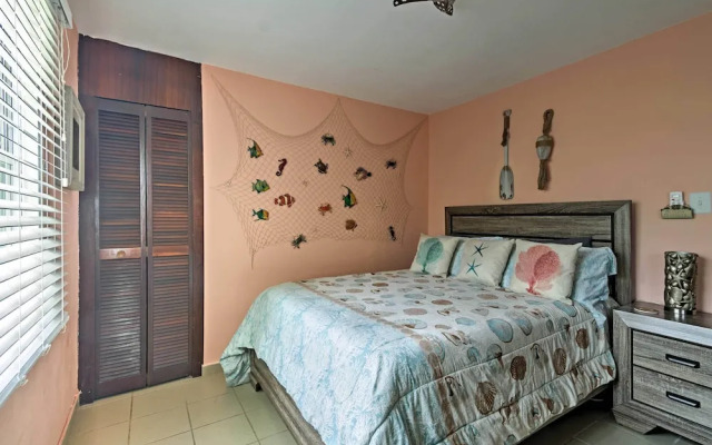 Tropical Caribbean Bungalow w/ Ocean Views & Pool