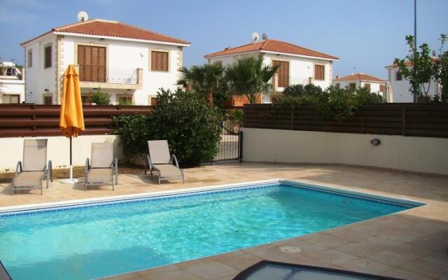 Blue Water Bay Royal House