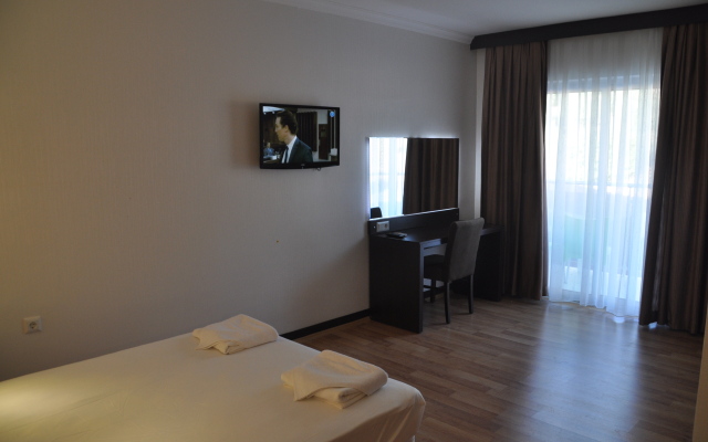 Sunshine Holiday Resort