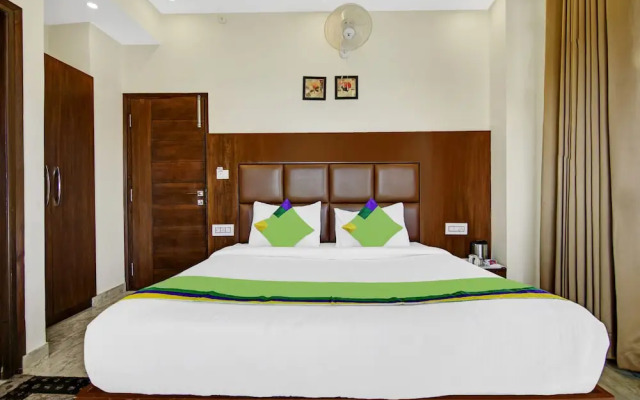 Treebo Trend Crosswinds West