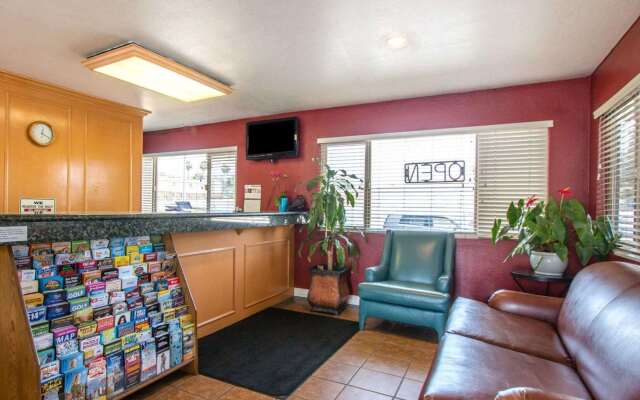 Rodeway Inn Fallbrook Downtown