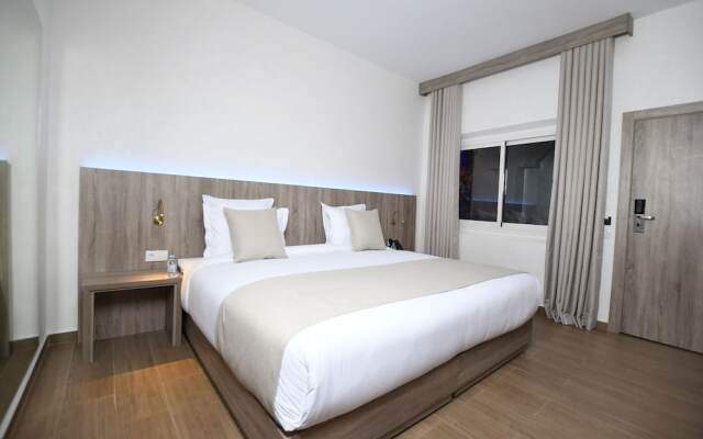 555 Hotel Clubbing Adults Only