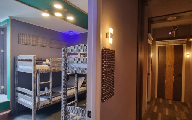 Attic Capsule Hotel