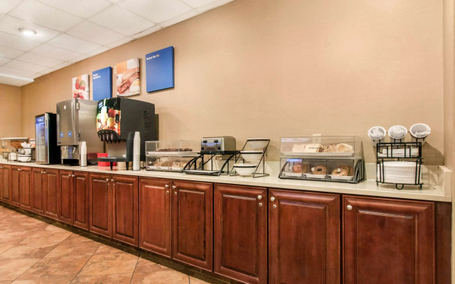 Comfort Inn & Suites Omaha Central