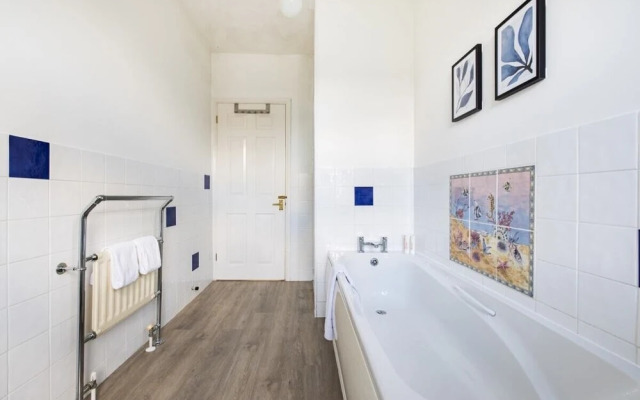 The Reading Wonder - Stunning 2bdr Flat With Parking