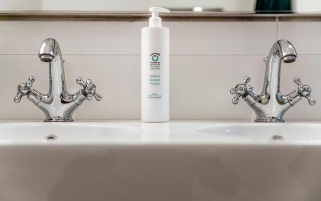 Vicolo Dei Pescatori - by MyHomeInComo