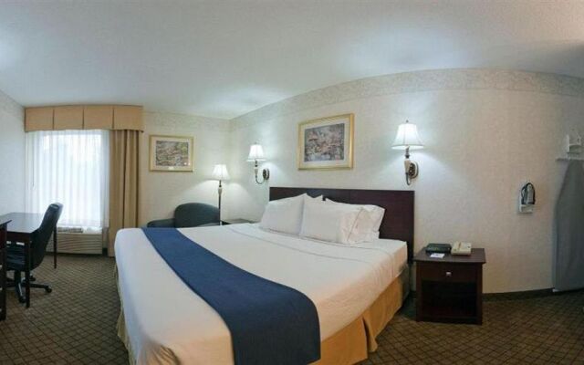 Holiday Inn Express Dillard