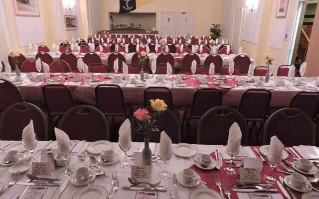 Manor Hotel