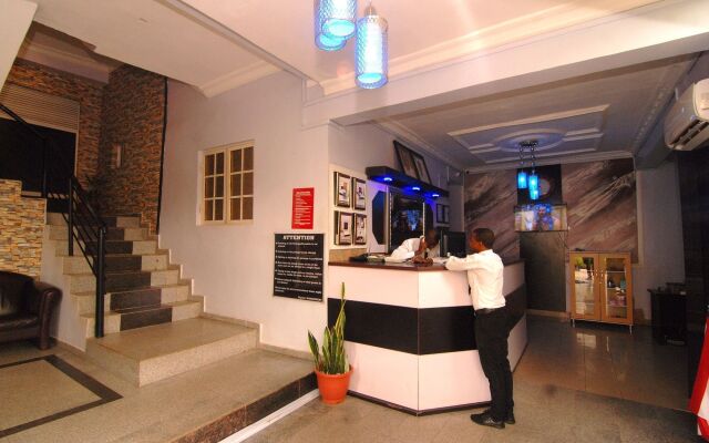 Silverland Hotel and Suites