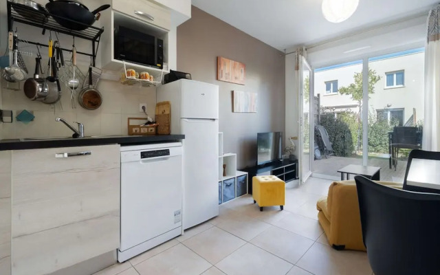 Cozy Beachside Villa in Serignan