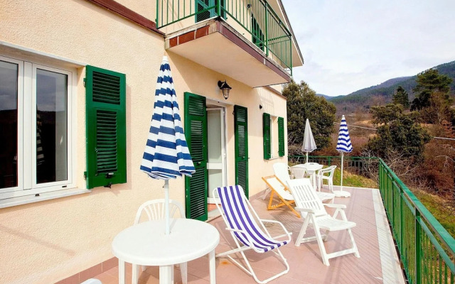 Cottage in Sesta Godano Near the Sea