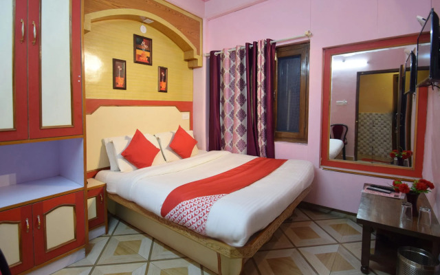 OYO Rooms Mall Road View