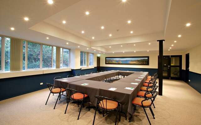 Horizons Lake Jindabyne