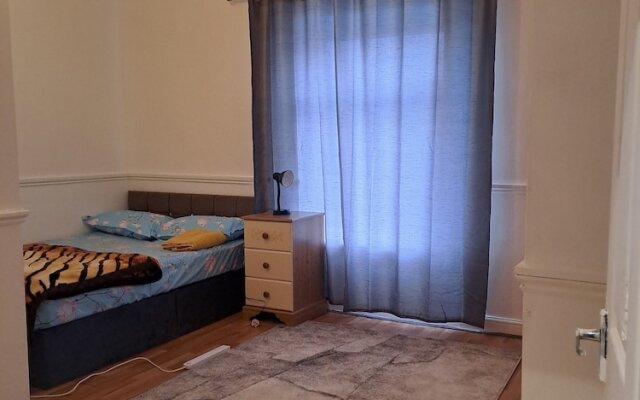 Stunning 3-bed House in Manchester