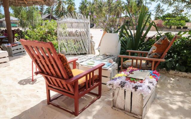 Yellow Card Apartment & Bungalow