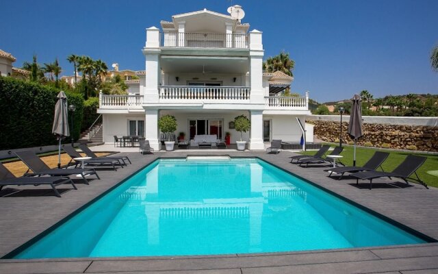 Fantastic Luxury Villa Near Marbella