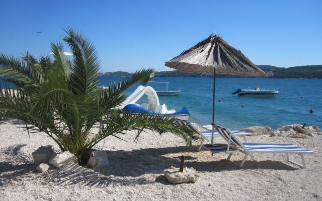 Apartment With Wifi, at 4 km. From City of Trogir