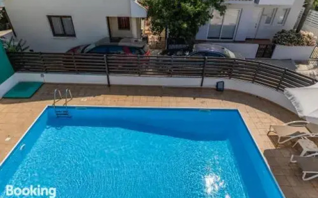Sun & Sand Private Villa with on demand heated pool