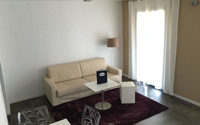 Résidence Hôtelière En Aparté