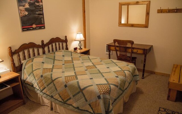 Whittaker's Motel & Historic Bunkhouse