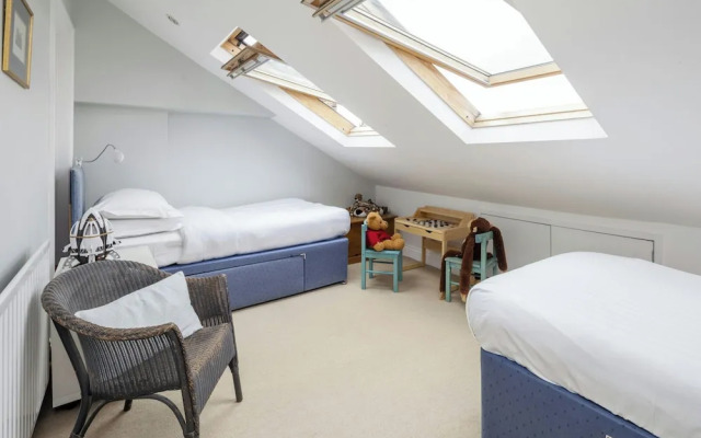 Winchendon Road by Onefinestay