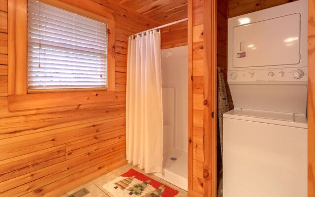 UnFirgettable 2 Bedroom Home with Hot Tub