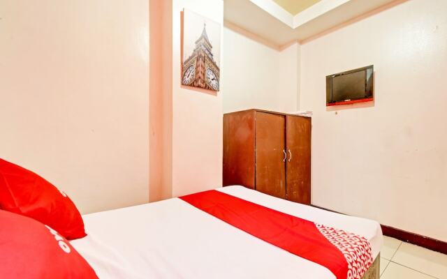 OYO 894 Cosmo Hotel P Campa Manila