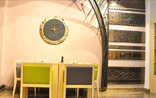 Select Hotel