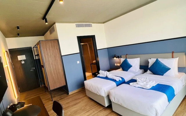 South32 Hotel
