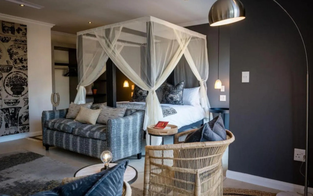 Safari Moon Luxury Bush Lodge