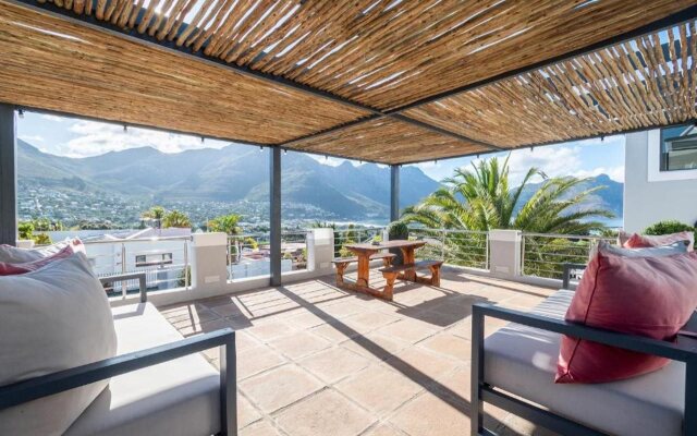 Hout & About Guest House
