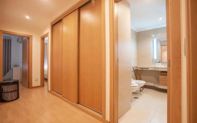 Modern 2-bedroom Flat in Odivelas