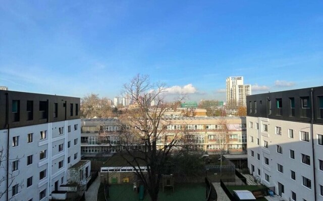 Bright 1BD Flat W/balcony - Heart of Brixton!