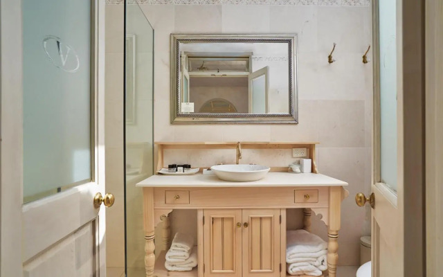 Victoria's at Ewingsdale