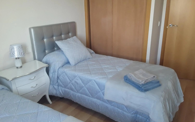 Apartamento de 6 personas con WIFI Y GARAJE INCLUIDO