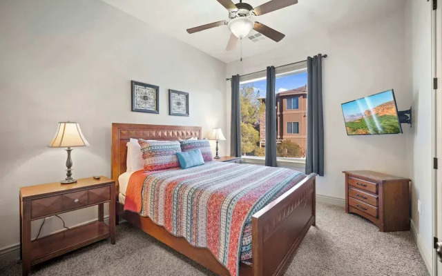 Western Front - Rustic Charm & Comfort