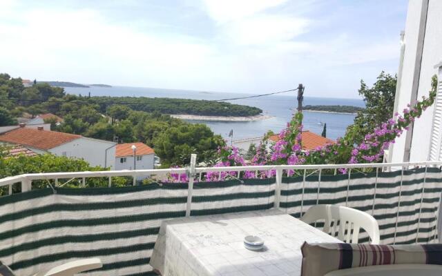 Apartment Bajuti