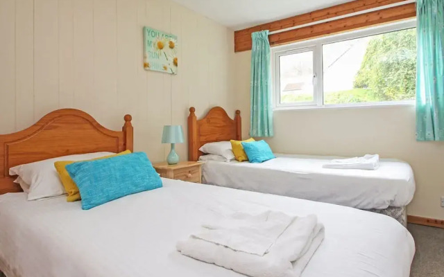 4 Manorcombe