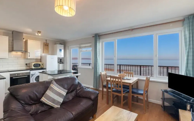 Mermaid Apartment - Sea Front Apartment With Views
