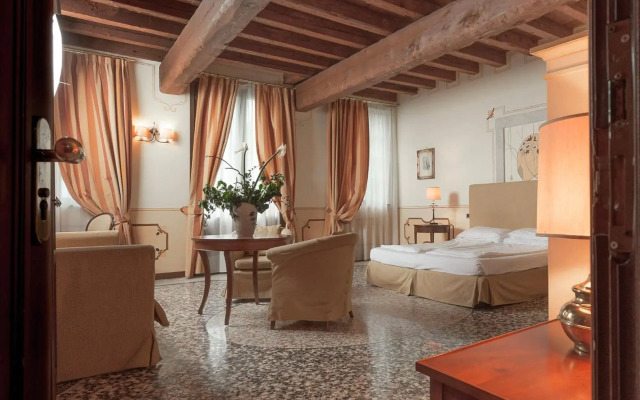 Hotel Villa Policreti