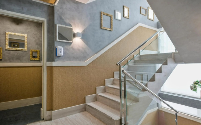 Hotel H