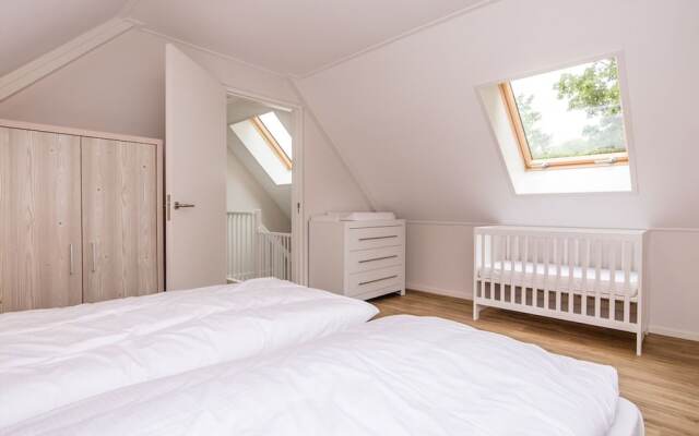 Luxurious Home with Whirlpool, 4km From Maastricht