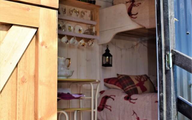 Meadow Shepherds hut