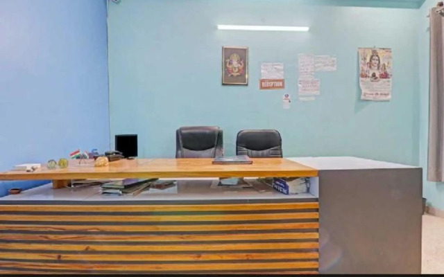 OYO 80490J Shiv Palace