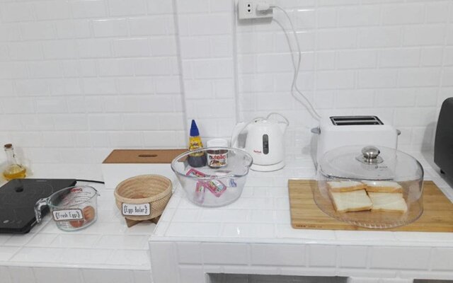 Beyond Bangkok Guesthouse - Hostel