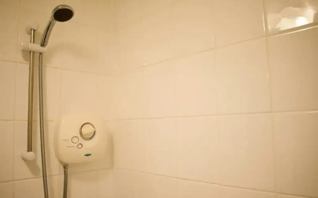 Welcoming and Homely 2 Bed in Central Location